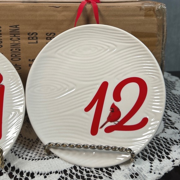 Temptations Tara's Cardinal Ceramic Christmas Ornament Plates (Set of 12) (#3) - Picture 3 of 10